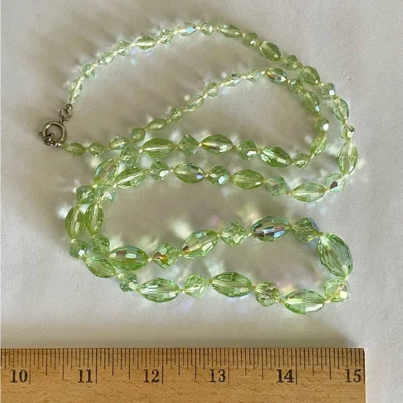 Vintage AB Light Peridot Colored Graduating Faceted Crystal Necklace 30” Long - Picture 3 of 3